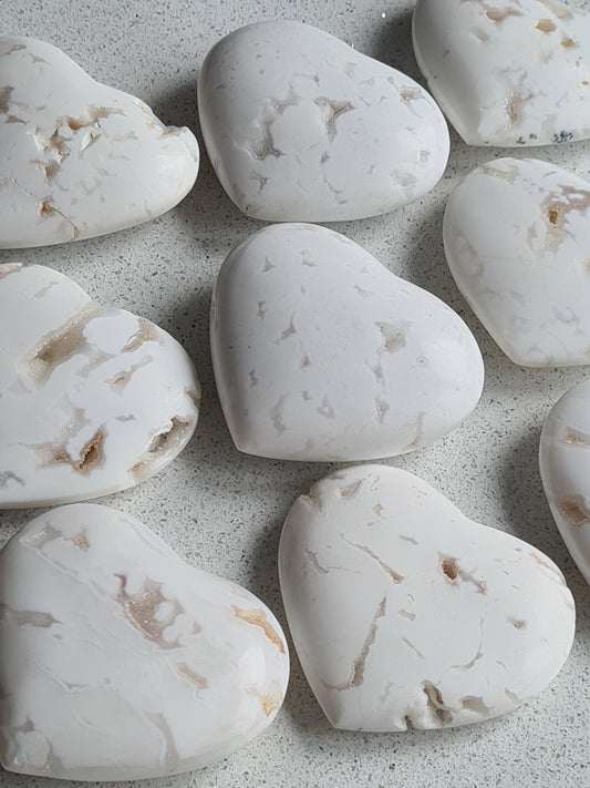 Snow White agate hearts with solid white body colour and clear quartz druzy from Indonesia 
